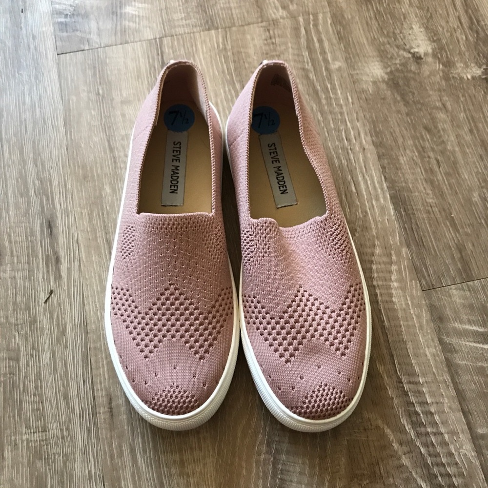 DUSTY PINK STEVE MADDEN SLIPONS (NWOT)